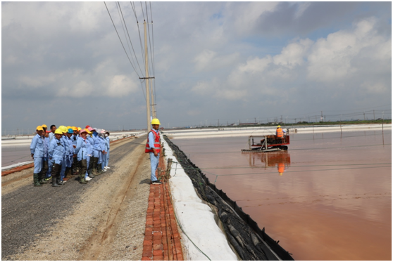 1715226486216 灌西投資公司“產改課堂”開進班組2